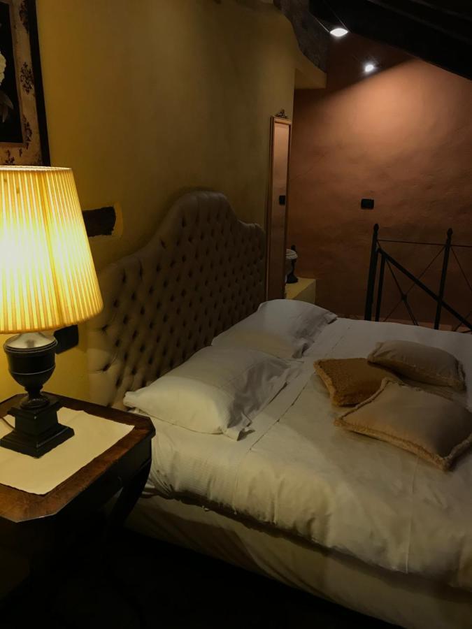 Dimora I Manichei Hotel มอนฟอร์เต ดิ อัลบา ภายนอก รูปภาพ