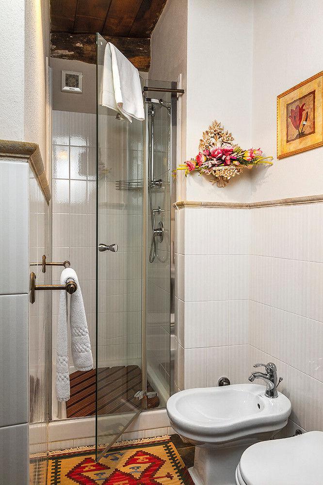 Dimora I Manichei Hotel มอนฟอร์เต ดิ อัลบา ภายนอก รูปภาพ